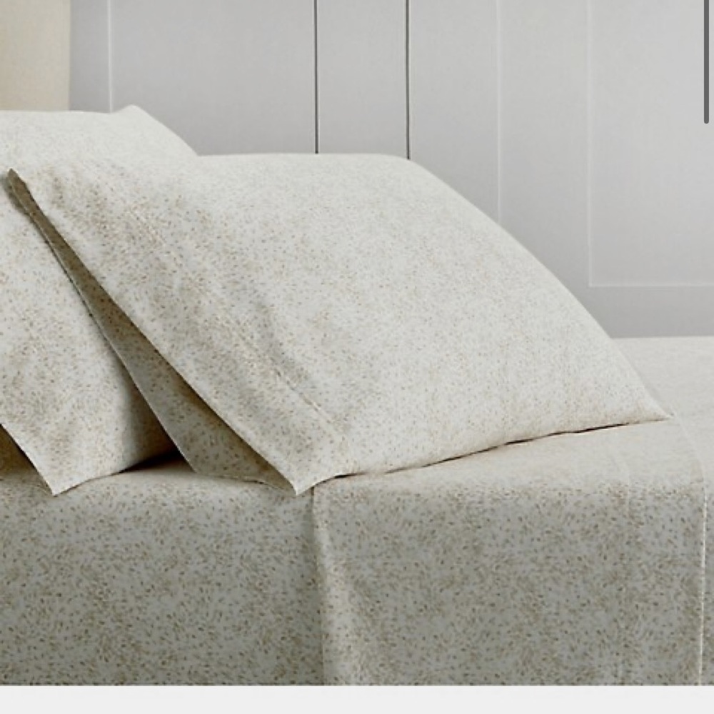 Sky

Abstract Speckled 300 Thread Count Cotton Sateen 4-Piece Sheet Set